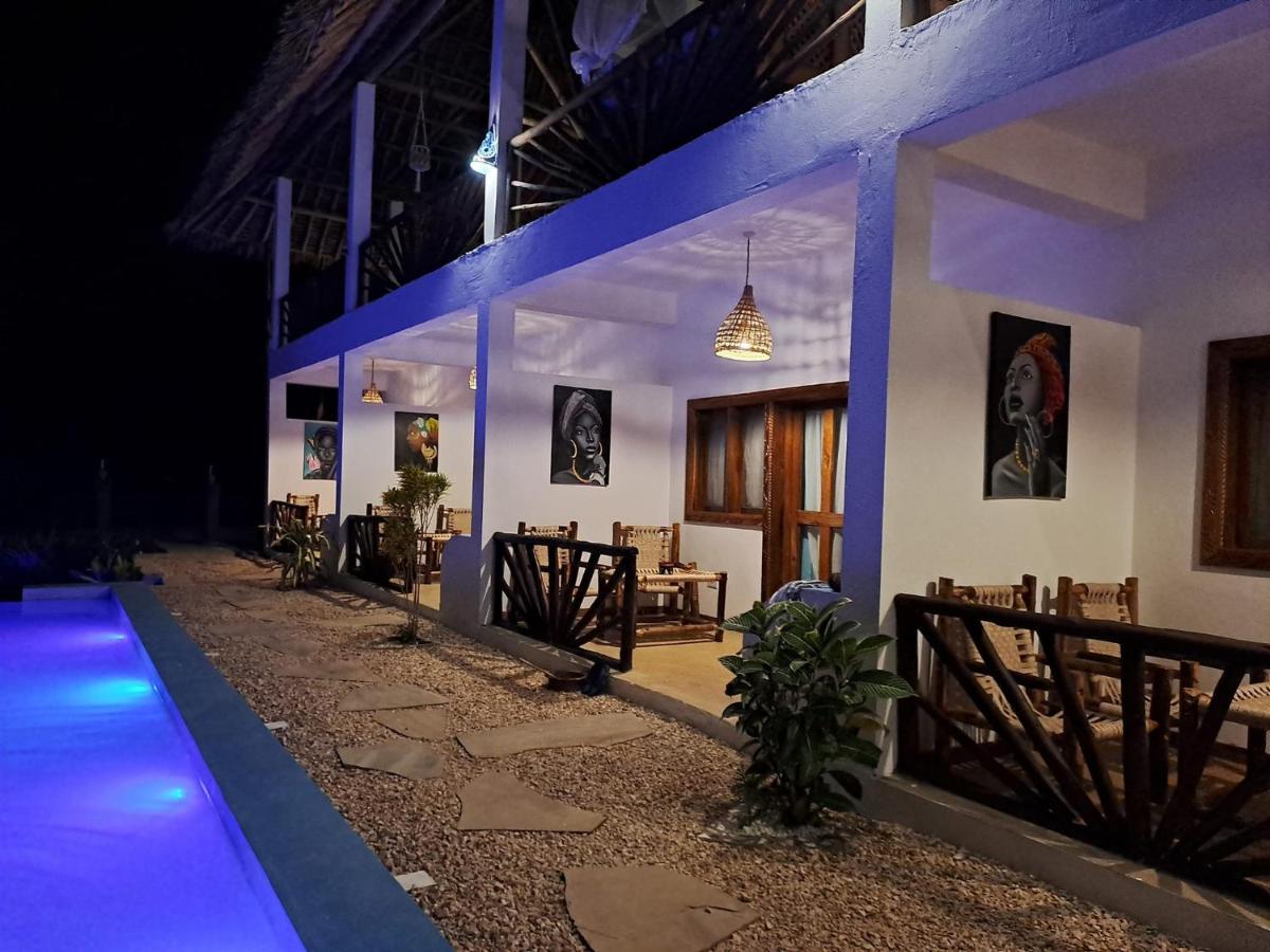 Adelina * Zanzibar
