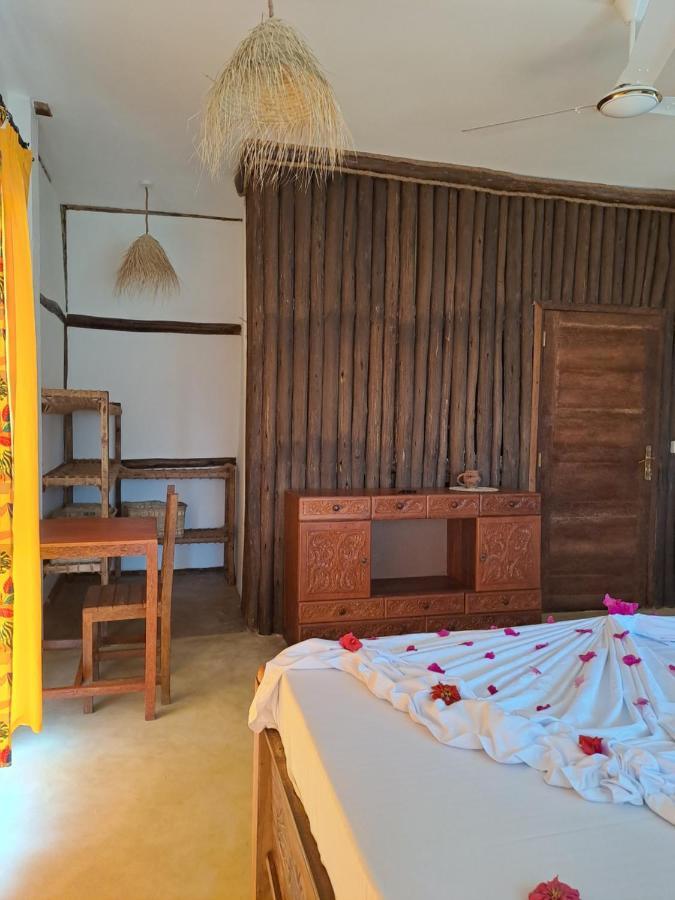 Adelina * Zanzibar