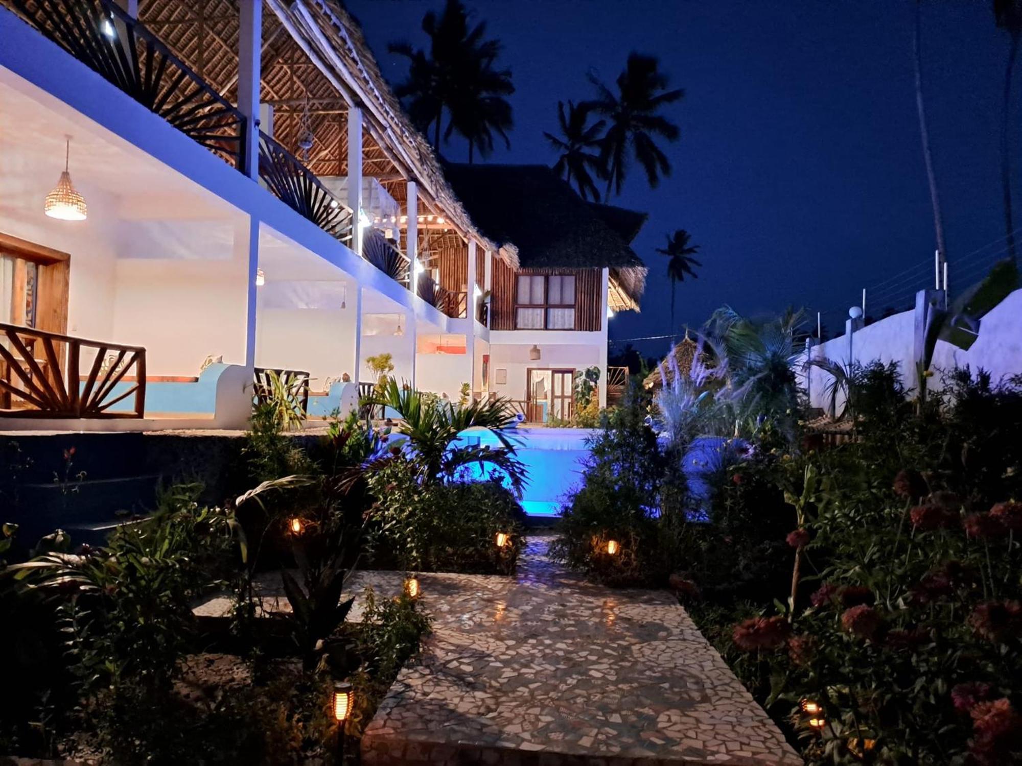 Adelina * Zanzibar